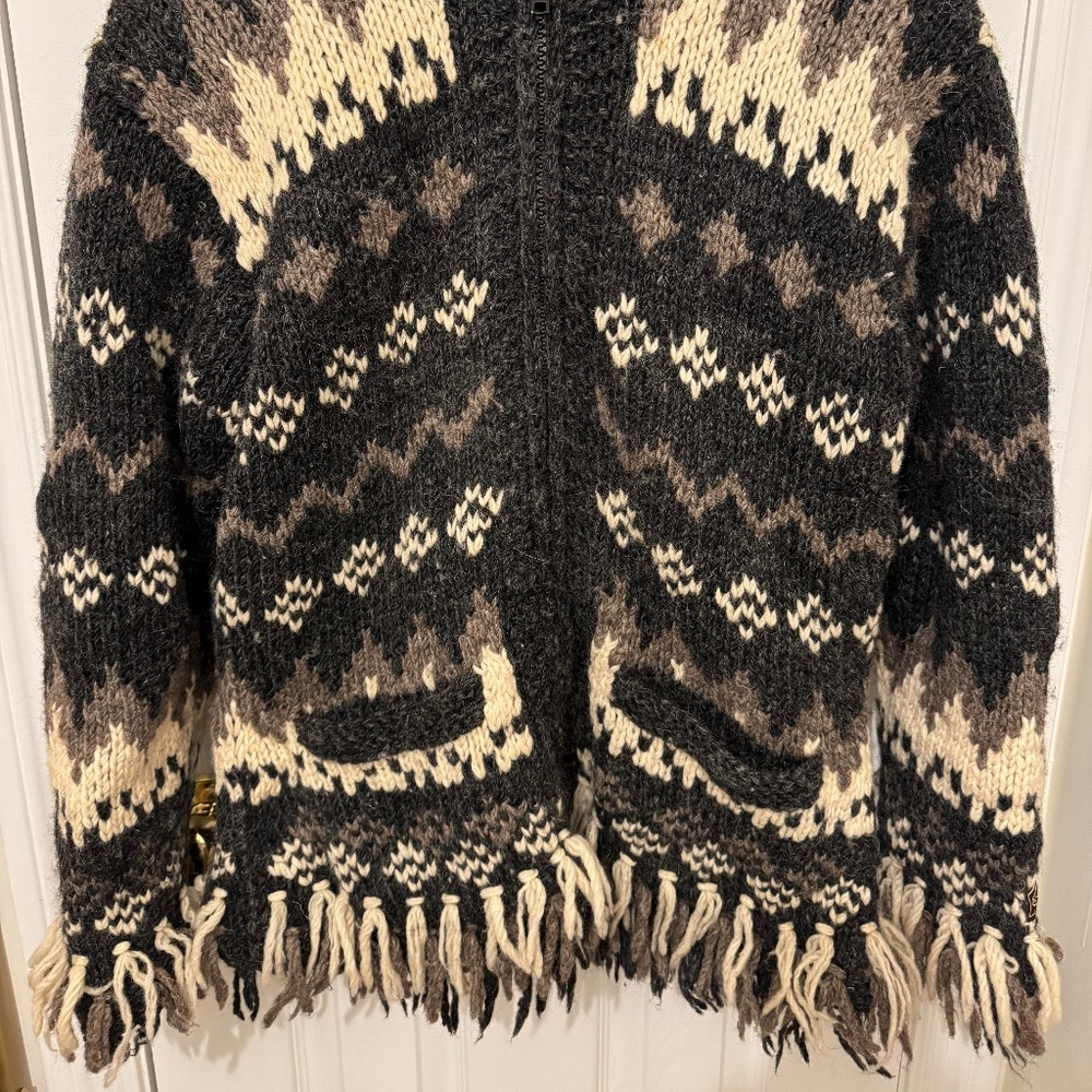 100% wool sweater 🩶🤍 Made in Nepal🇳🇵